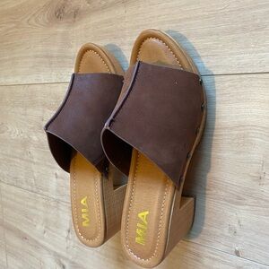 Mia sandal